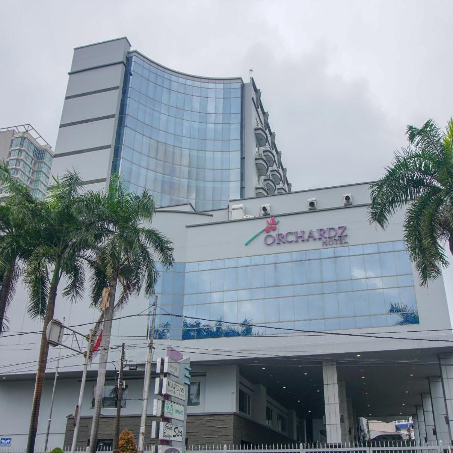 Orchardz Hotel Industri Jakarta Kemayoran Buitenkant foto